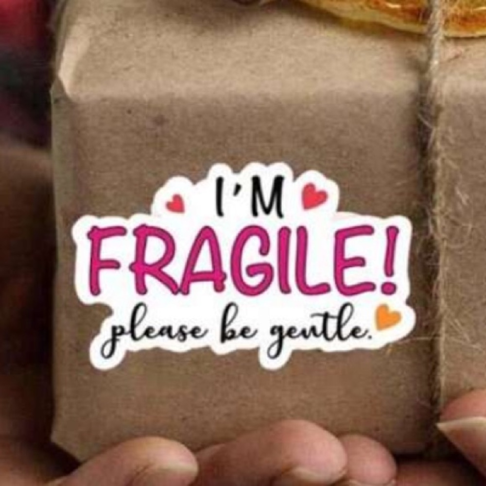 50 Pack Fragile Stickers I’m FRAGILE Please be Gentle - Picture 1 of 4